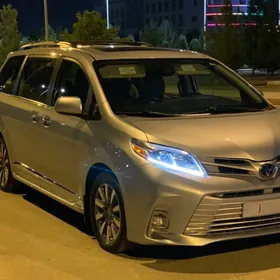 Toyota Sienna 2020