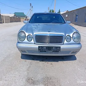 Mercedes-Benz E320 1999