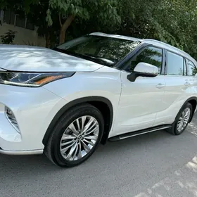 Toyota Highlander 2022