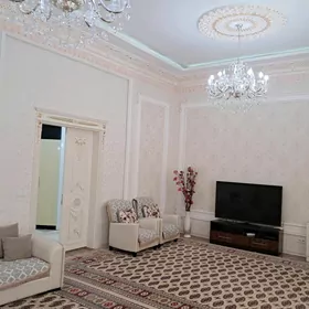 Elitka Podwoỳski eýesinden