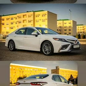 Toyota Camry 2019