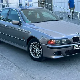 BMW E39 2000
