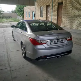 Hyundai Sonata 2011