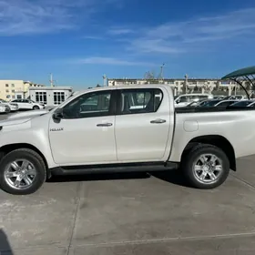 Toyota Hilux 2024
