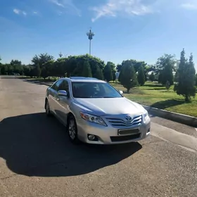 Toyota Camry 2011