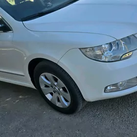 Skoda Superb 2011