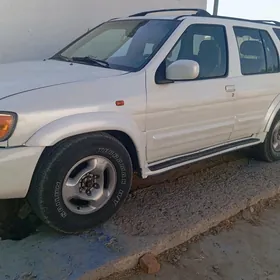 Infiniti QX4 1998