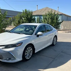 Toyota Camry 2021