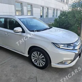 Mitsubishi Outlander 2023