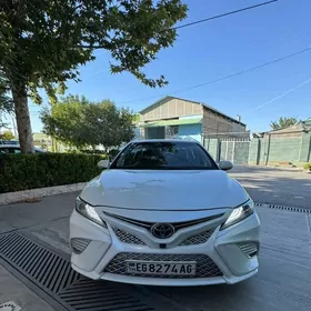 Toyota Camry 2019