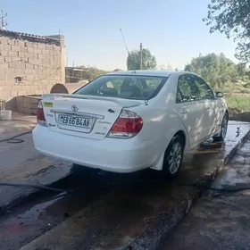 Toyota Camry 2004