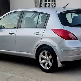 Nissan Versa 2010