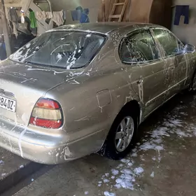 Daewoo Leganza 1998