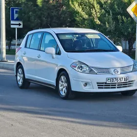 Nissan Versa 2011