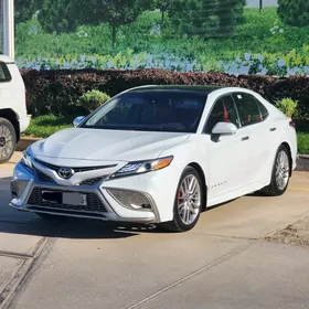 Toyota Camry 2018