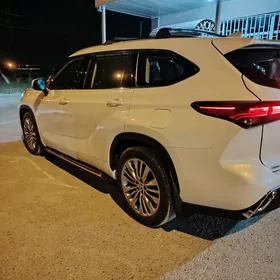 Toyota Highlander 2020