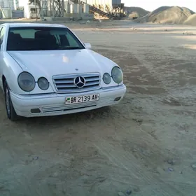 Mercedes-Benz E320 1996