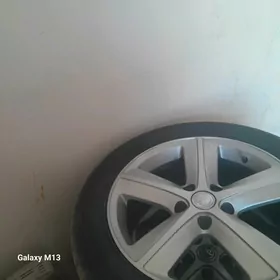 Satlyk teker diskasy bilen
