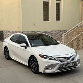 Toyota Camry 2020