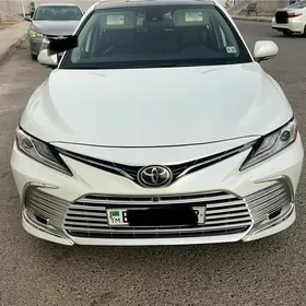 Toyota Camry 2020