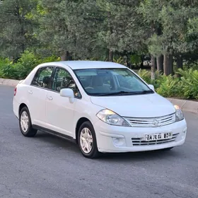 Nissan Tiida 2010