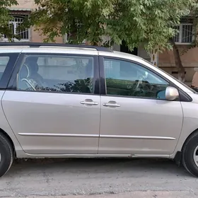 Toyota Sienna 2005