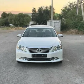 Toyota Camry 2015