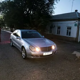 Mercedes-Benz E320 2003