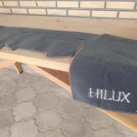 nakidka hilux