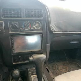 Nissan Pathfinder 1996