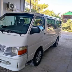 Toyota Hiace 2004