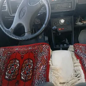Lada 2107 1985