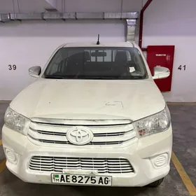 Toyota Hilux 2025