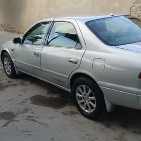 Toyota Camry 2000