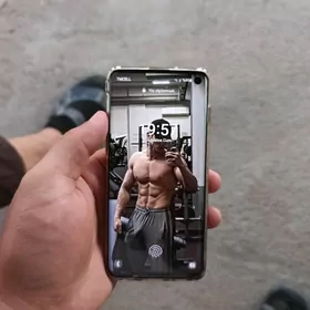 Samsung  S10     8/128