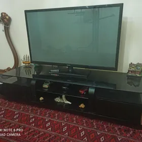 телевизор с подставкой