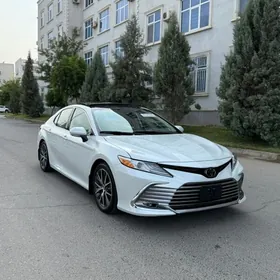 Toyota Camry 2024