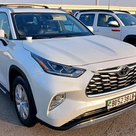 Toyota Highlander 2022