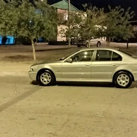 BMW E39 2000