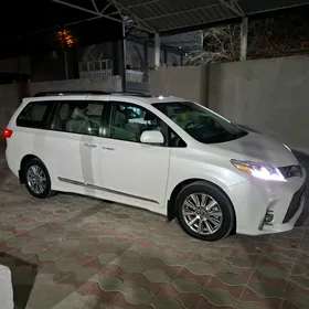 Toyota Sienna 2019