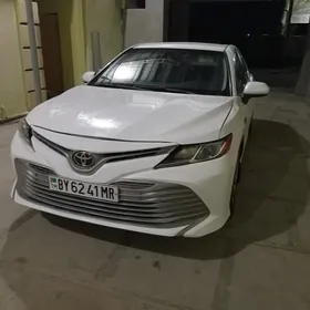 Toyota Camry 2020