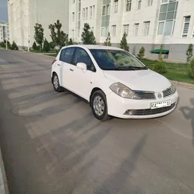 Nissan Tiida 2006