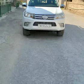 Toyota Hilux 2016