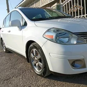 Nissan Versa 2011