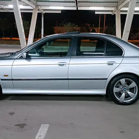 BMW E39 2001