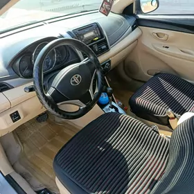 Toyota Yaris 2014