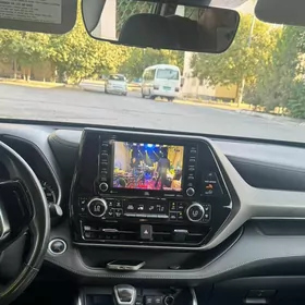 Toyota Highlander 2020