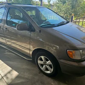 Toyota Sienna 2000