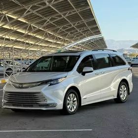 Toyota Sienna 2021