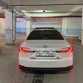 Toyota Camry 2025